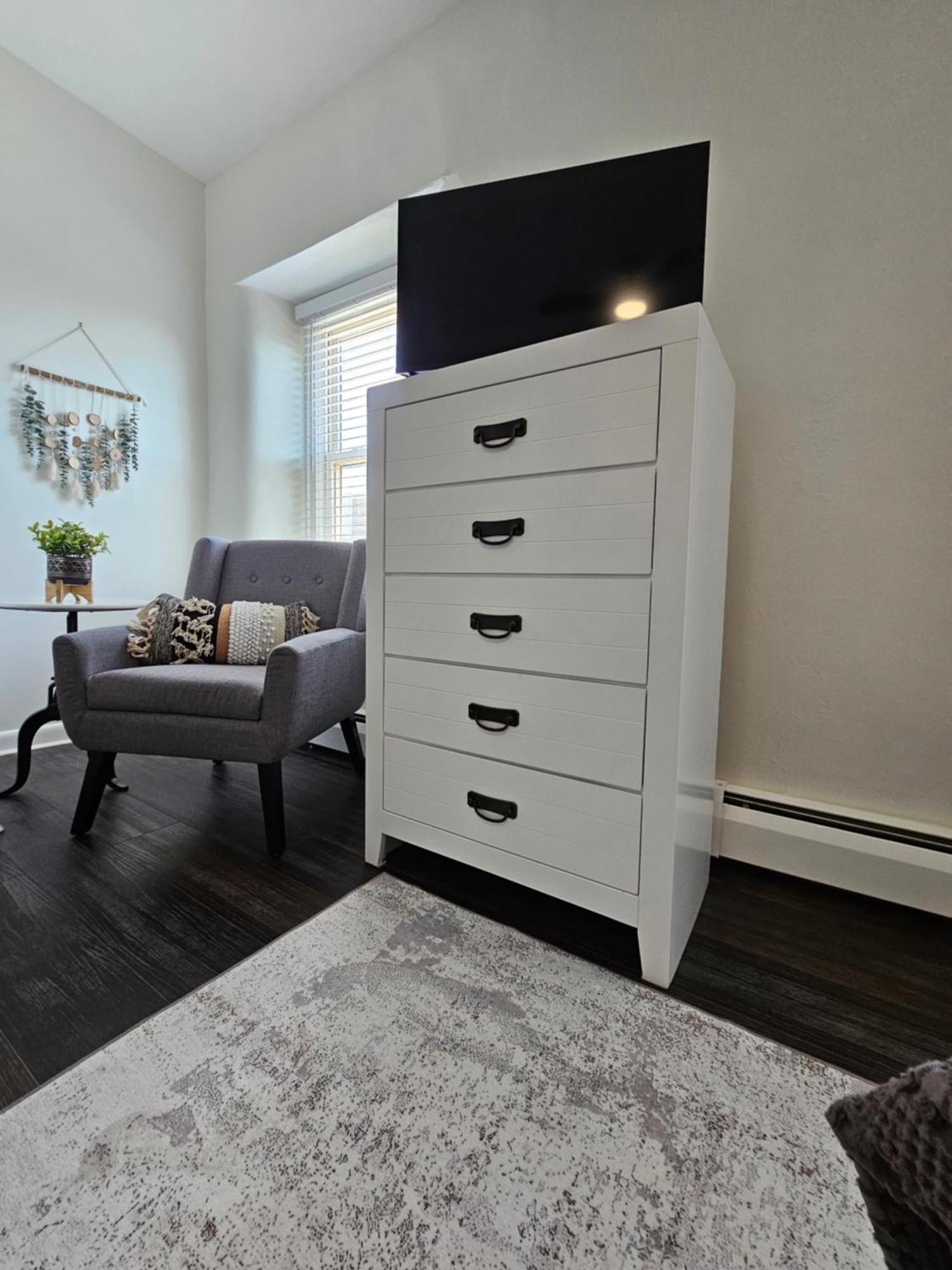 Apartment Rustic & Remodeled 3-bedroom In Downtown *
